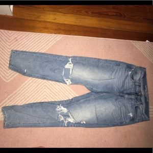 AE boyfriend Jeans | distressed at knees